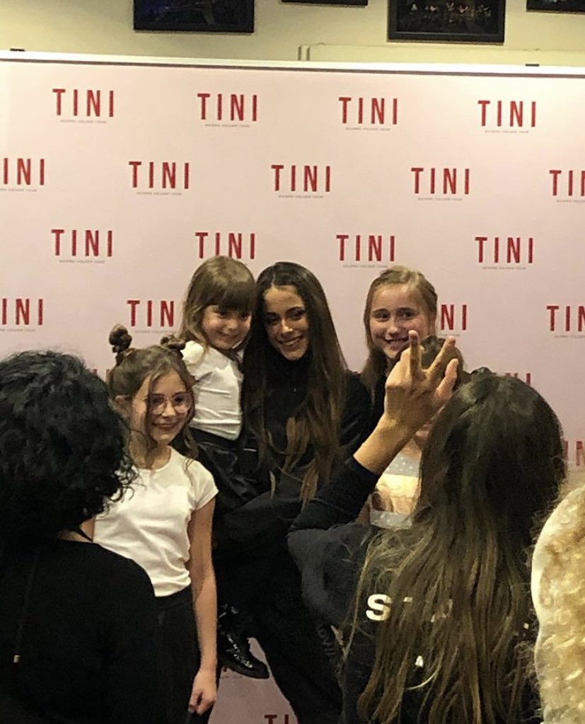 TStoessselFR's tweet photo. 20 Février: @TiniStoessel pendant les M&amp;G de son concert à Milan, Italie #4 https://t.co/YY0XcDVFCN