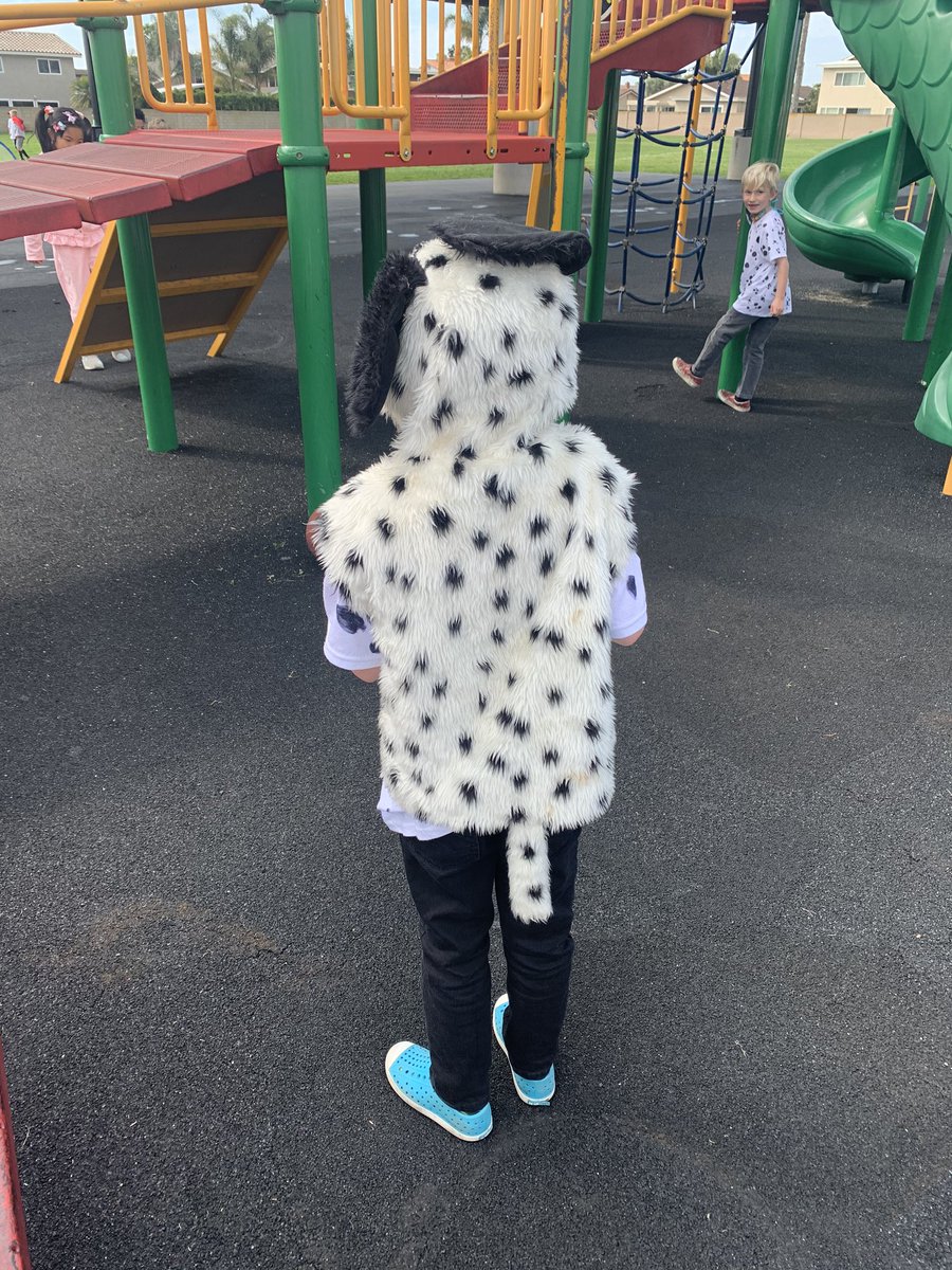 Haweselementary's tweet photo. Dalmatians have invaded Hawes for our celebration of the 101st day of a school! #lotsofspots #seeingspots #bark #behawwsome #hawesnation https://t.co/Ru6STE1nxI
