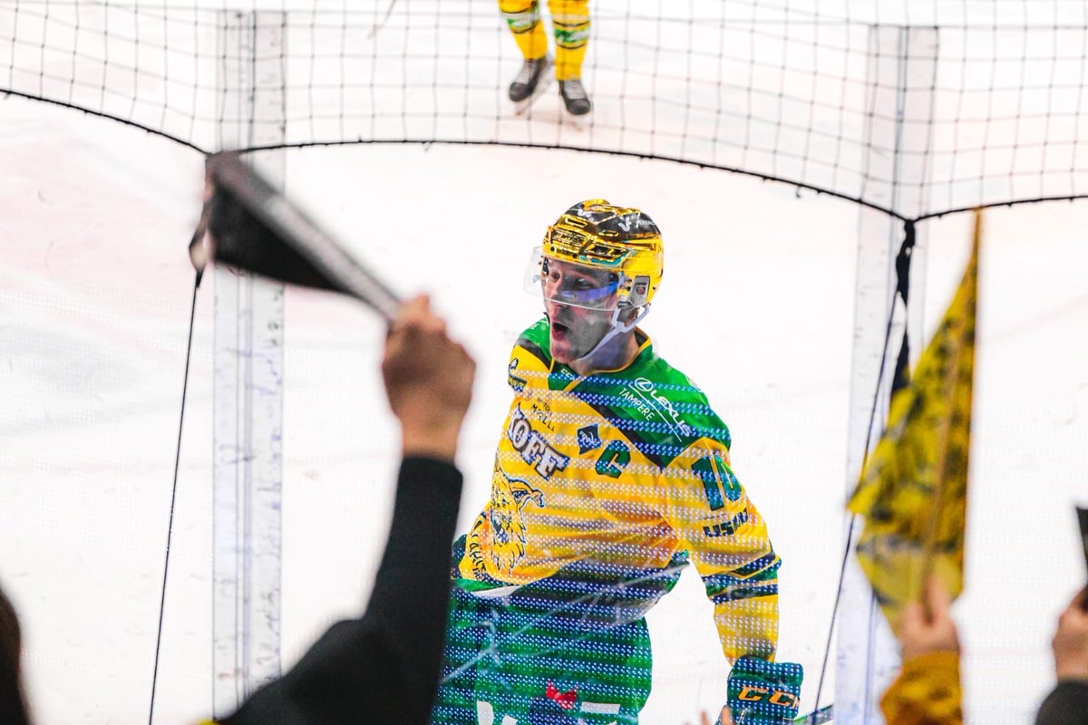 ilveshockey's tweet photo. TAMPEREEN HERRA

#Ilves #Liiga #Tampere 📷@AarnoVuorinen https://t.co/LtcVAGzHIp