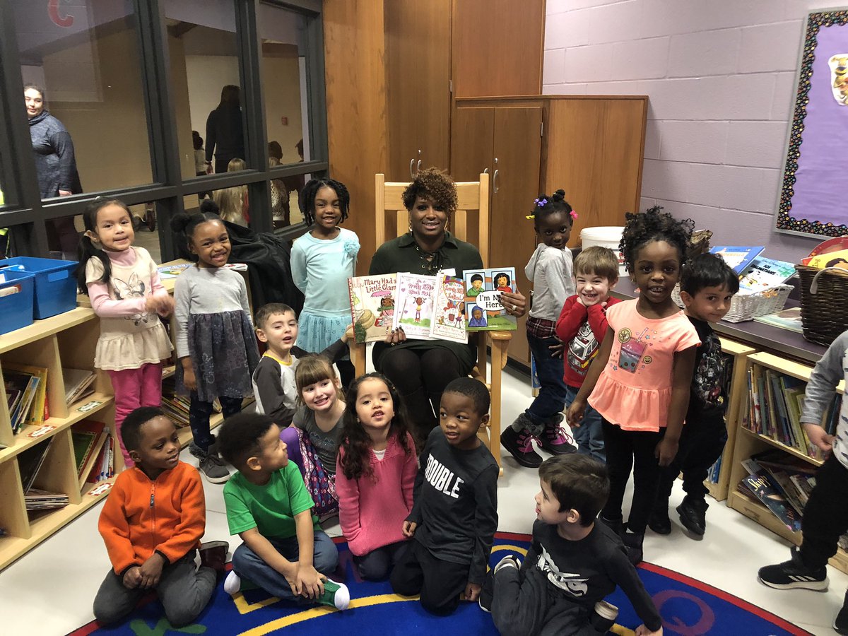 preddieallena's tweet photo. We Celebrate Black History Month with Dr. Denita Harris. She read Mary Had some Glam with our scholars at Wayne Township preschool. #wtpadventures #mylifeasateacher #BlackHistoryMonth #wearewayne https://t.co/xdYvJ2S82U