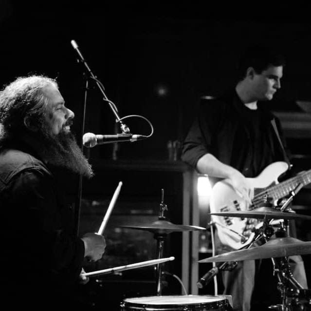 grandcentralnf's tweet photo. Tonight we have The Good Kids performing all night long! Come experience their unique sound and versatile performance right here on Queen! Cheers to the weekend! https://t.co/D8TF6RIRj7