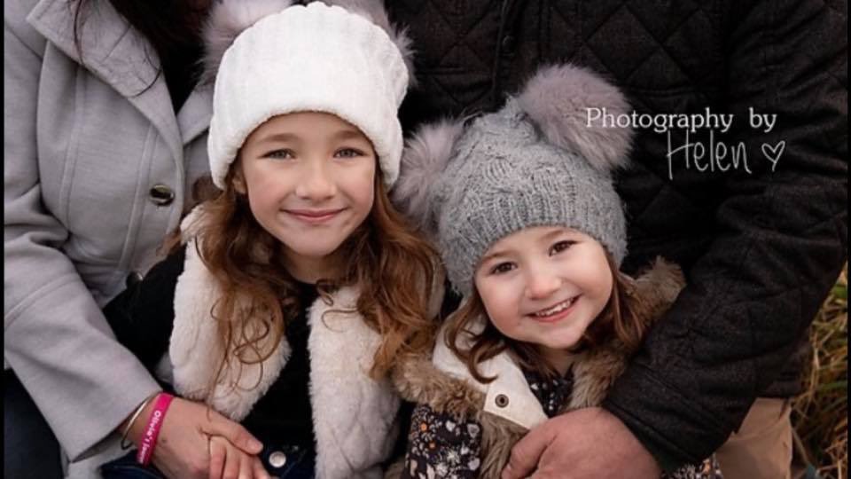 OliviasJourney5's tweet photo. A wonderful lady (https://t.co/fZWwZNnj9C offered) to do some photos of @OliviasJourney5 and family Thank you so much. Story from @Nicolafern1 here https://t.co/XjL4dZGUmE https://t.co/85AzlHZ1Dj
