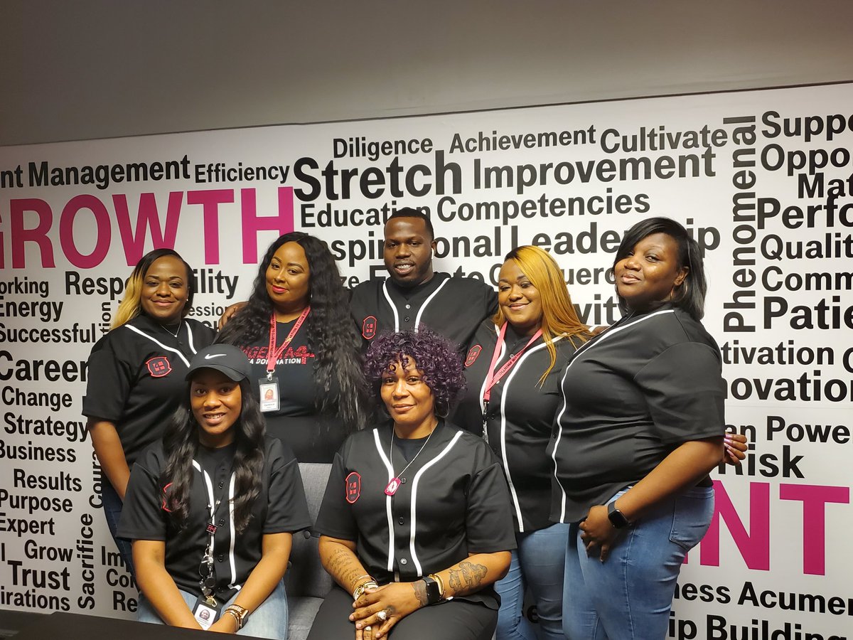 TarashaWright's tweet image. Congratulations to Augusta's Magenta4 on graduation today! Super excited for our future leaders! #Mag7 #famousfordevelopment @RachRo03 @slwoodCO @ChiquitaG11 @CoachCandace321 @GradyEmmanuel