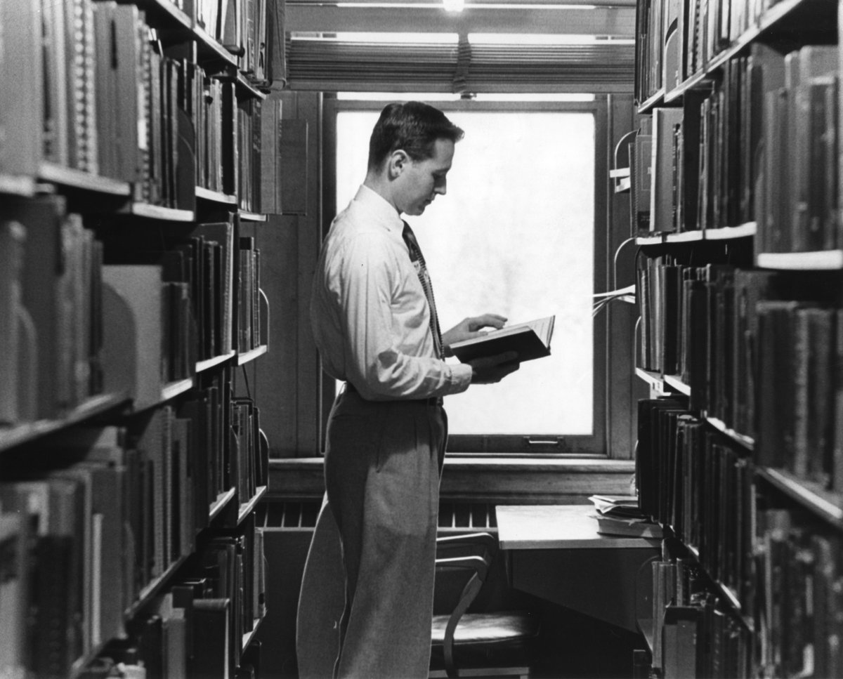 WashULibraries's tweet photo. From the archives: Students in the stacks of the libraries at #WashU. Photos courtesy of University Archives. https://t.co/NdUL6d6SsD