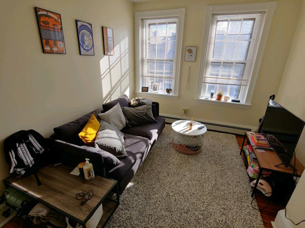 #BeaconHill Penthouse 1BR Apt barrygrouprealestate.com/beacon-hill-pe…