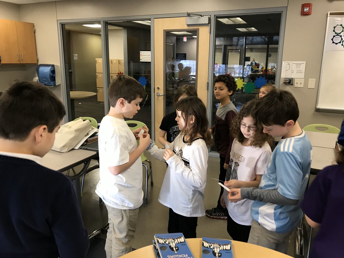 WES_Innovation's tweet photo. SOI 3rd graders matching multiple meaning words! #soistem https://t.co/CfvUTg8XfO