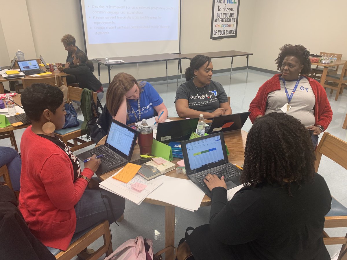 Dville_Advanced's tweet photo. @ActonElem @HymanElem @Alexander_Elem @Central_ElemSc Teacher Specialists dig into data to build enrichment plans for their students. #Raisetherigor https://t.co/CO13YbSlKs