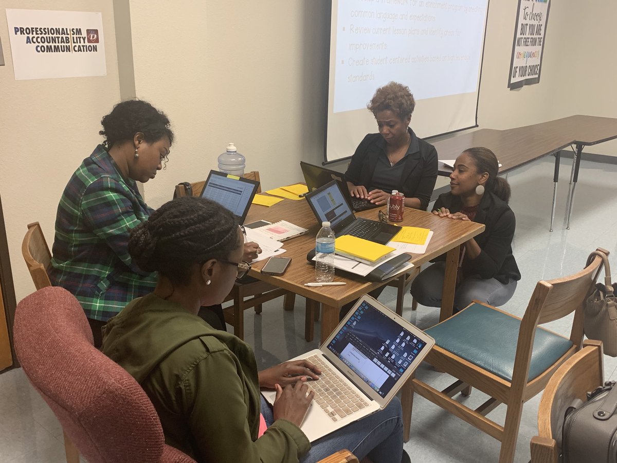 Dville_Advanced's tweet photo. Teacher Specialists are digging into their data to development enrichment plans for their students. @BilhartzElem @MerrifieldElem @HastingsES @Smith_Elem #Raisetherigor https://t.co/Ws1V4apweC