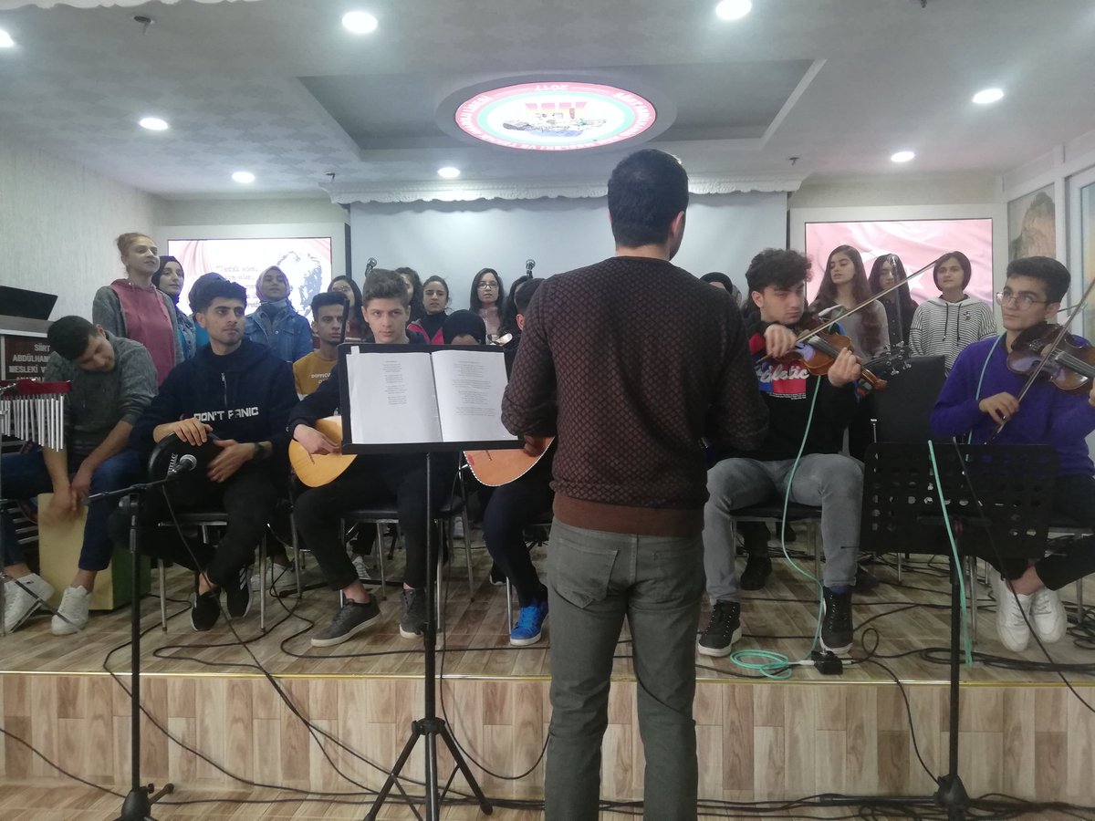 Siirtgsl (@siirttgsl) on Twitter photo Güzel Sanatlar Lisesi Öğrencileri Okullarla Buluşuyor projesi kapsamında müzik dinletisi için bizleri misafir eden Abdulhamidhan Mesleki ve Teknik Anadolu Lisesine teşekkür ederiz. <a href="/mem_siirt/">Siirt İl Millî Eğitim Müdürlüğü</a> <a href="/dnzdp1979/">Deniz Edip</a> @alifuatatik <a href="/ziyaselcuk/">Ziya Selçuk</a> Güzel Sanatlar Lisesi Öğrencileri Okullarla Buluşuyor projesi kapsamında müzik dinletisi için bizleri misafir eden Abdulhamidhan Mesleki ve Teknik Anadolu Lisesine teşekkür ederiz. <a href="/mem_siirt/">Siirt İl Millî Eğitim Müdürlüğü</a> <a href="/dnzdp1979/">Deniz Edip</a> @alifuatatik <a href="/ziyaselcuk/">Ziya Selçuk</a>