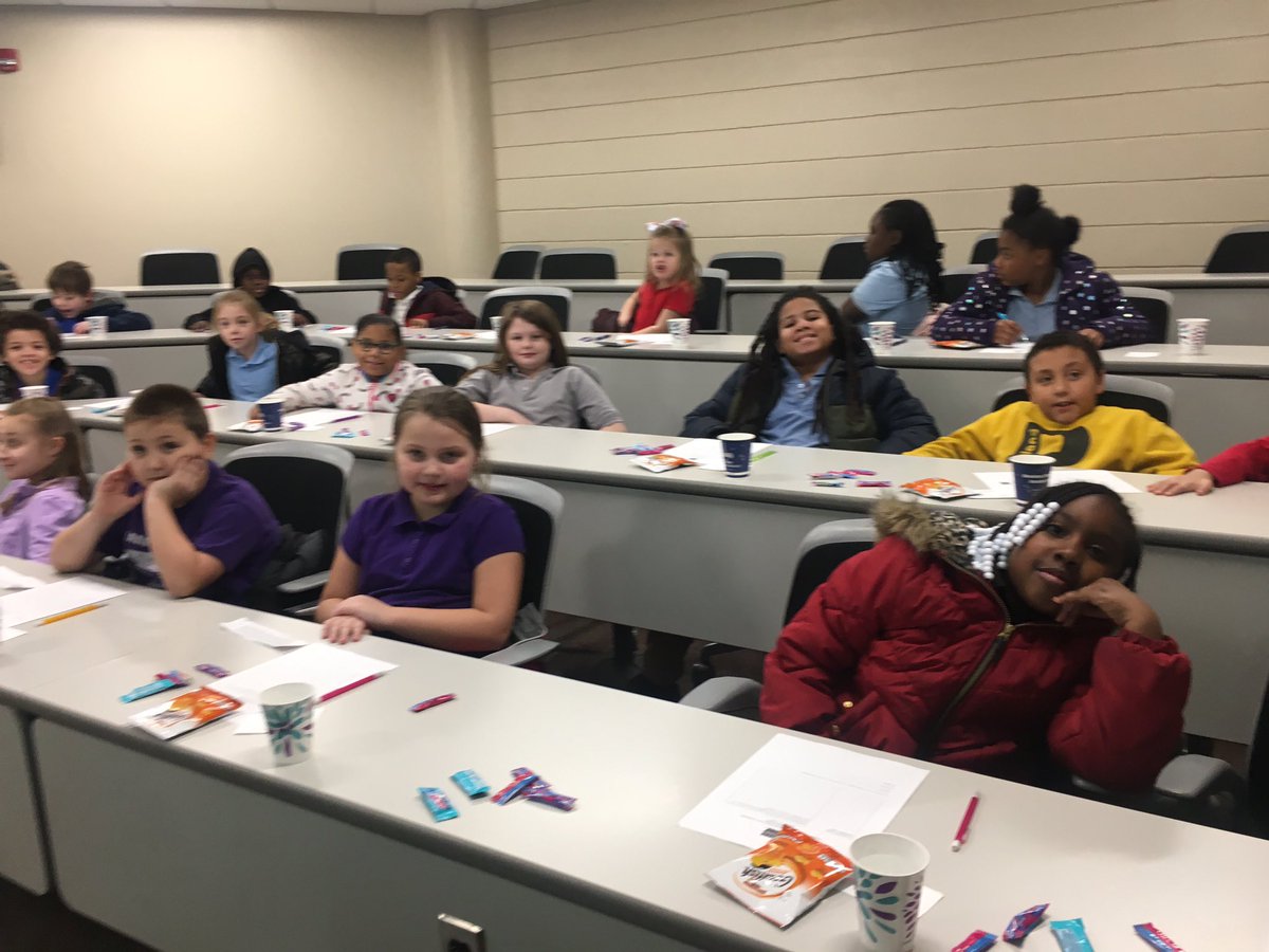 BaumerPES's tweet photo. HUGE shoutout to our partners @ElevatePortland for hosting our first ever Shark Tank! Students presented their innovations to a panel of entrepreneurs. Three winners will take their inventions to the next step, production! @portlandjcps #WeareJCPS #PortlandGrows https://t.co/2R0mMdAjky