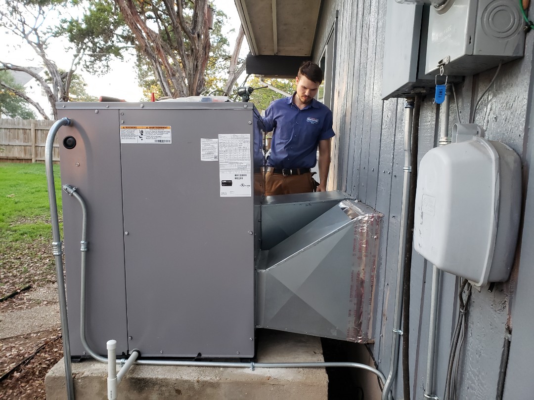 This Heat Pump Package Unit is now keeping a San Marcos home nice and comfortable, thanks to the quality and care taken by our install team. Great job guys!