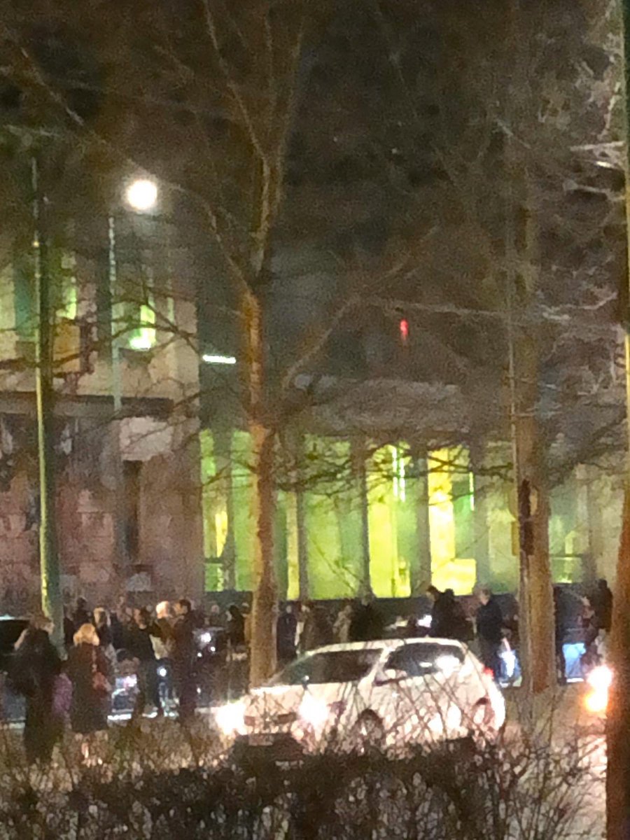 NCC_Patavino's tweet photo. Eccoci a Milano al Fashion Week con la Maserati Quattroporte Gran Lusso ncc
-
#autonoleggio #patavino #deluxe #services #maseratincc #ncc #maserati #quattroporte #ghibli #milano #fashionweek #moda #2020 #driver #professionisti https://t.co/lKPf9I6HQ8