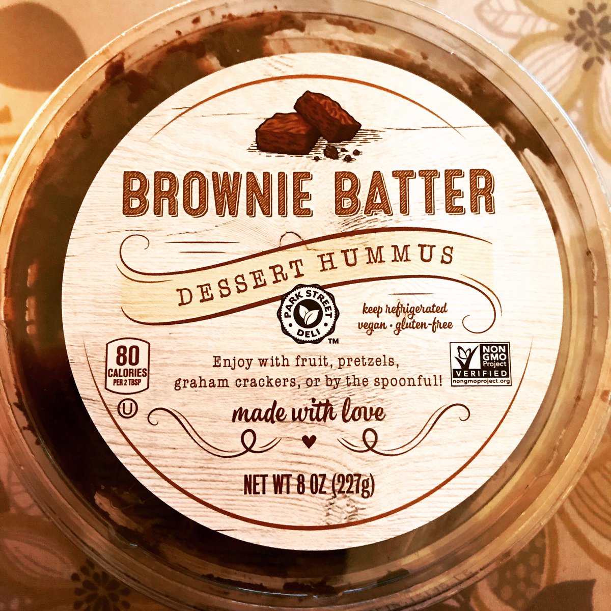 GoGriffsFuel's tweet image. Have you tried this yet? Enjoy by dipping pretzels, fruit, graham crackers, or animal crackers. I just had some pork jerky for some protein &amp;amp; then dipped some animal crackers in the brownie batter hummus to fuel me through the afternoon. Followed by water for hydration. #gogriffs