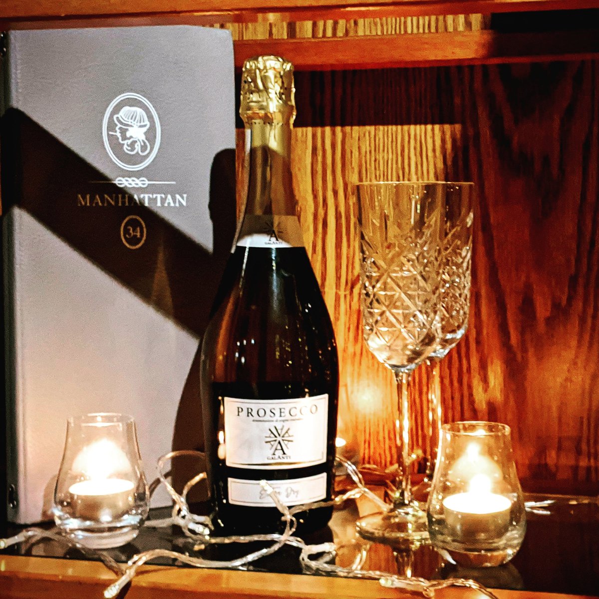 manhattan_34's tweet photo. FREEBIE FRIDAY! 

We're feeling very generous this week! So we'll be giving away a FREE bottle of Prosecco to the lucky winner! 

•Like our page
•Share this post 
•Tag a friend to split the bottle with 🍾 https://t.co/n682Yhm9qr