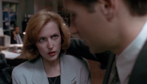 jas_kerry2's tweet photo. Investigating a monster? #xfiles #2shy #mulder #scully #predator #monster https://t.co/PGhKY9V3W3