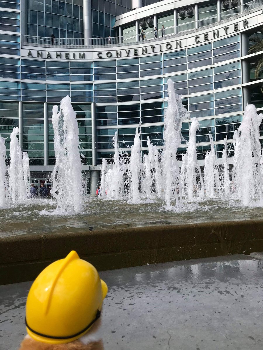 KhookeyGames's tweet photo. I've made it to the Anaheim Center. Let's see if I can find any info here! 

#gamedev #indie #indiedev #indiegame #rpg #sneaking #ein #magehunter #khookey #anahiemconventioncenter https://t.co/DIgtW7JWs2