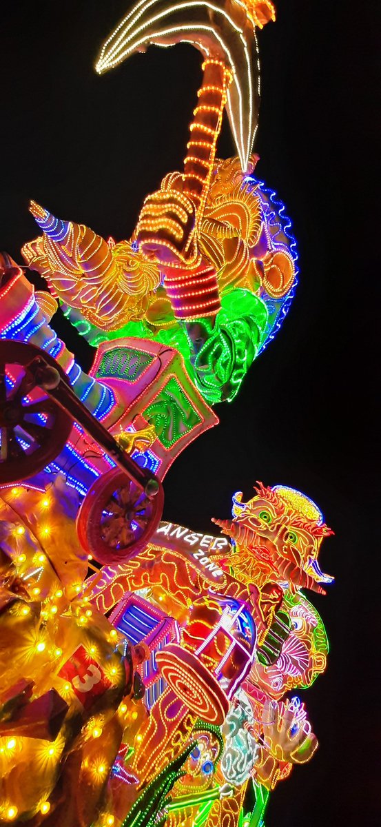 Hij is weer prachtig! Verlichte carnavalsoptocht #Tubbergen #Carnaval2020 #carnavalov