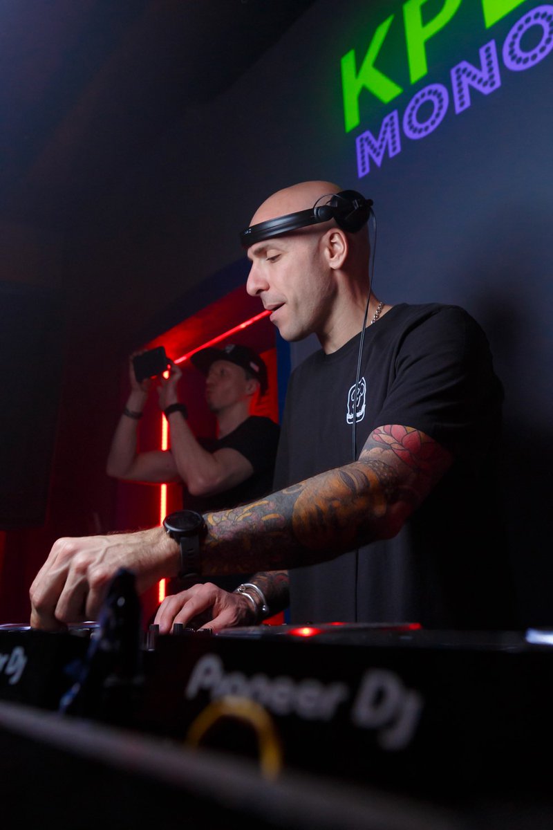 quality_cat_dj's tweet photo. Flashback Friday to last week at #MONO Moscow where my man @KPD_Official absolutely smashed it! Hope to see you again soon! 

 #kpd #qualitycat #mono #moscow #nightlife https://t.co/OKC37vO1Oy
