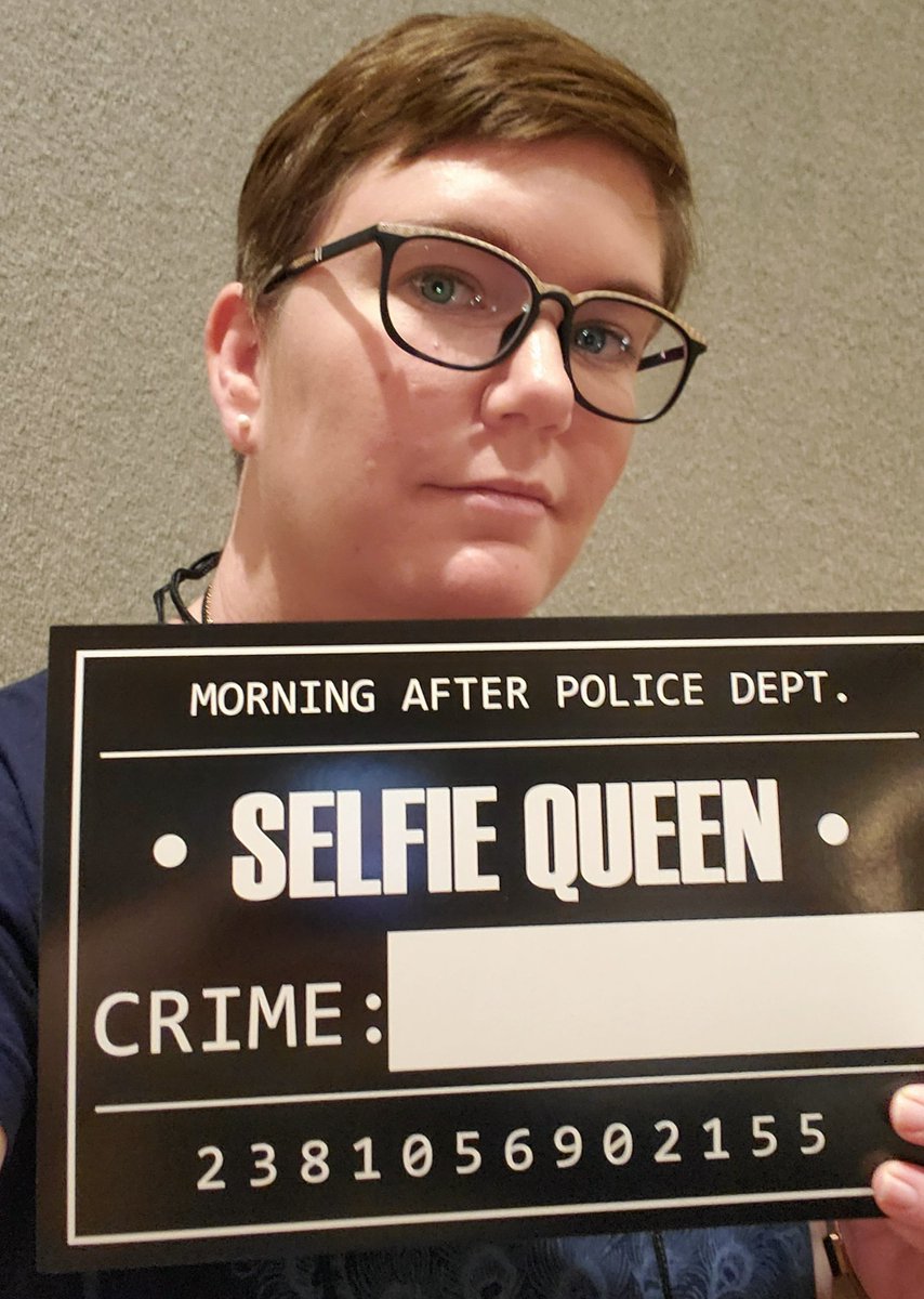 Sarah_Nicolas's tweet photo. I was charged and convicted at @floridaHeather's table at last night's #CMCon20 party. https://t.co/hPSUWTrEiC