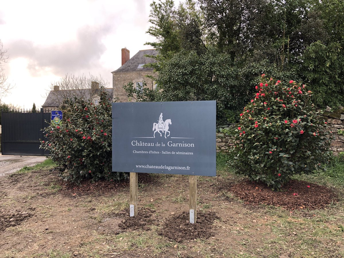 Ce WE belle réception. Ravis de pouvoir profiter en primeur des nouveaux aménagements devant la salle de réception. Venez apprécier par vous même le résultat des travaux 😉😎 #seminaire #chateaudelagarnison #reception #orvault #espaceatypique #nantes #cocktails