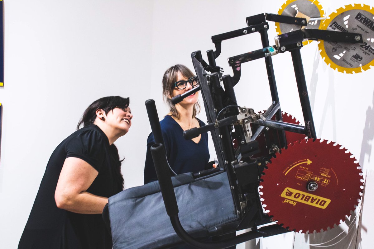 Students and guests observe the work of Artist Gerard Pas at the McIntosh Gallery opening reception for Broken Body.⁣⁣
⁣⁣
Last chance to see this exhibition while it is still open through Feb 22!
#kPodMedia #LdnOnt #GerardPas #McIntoshGallery #WesternU