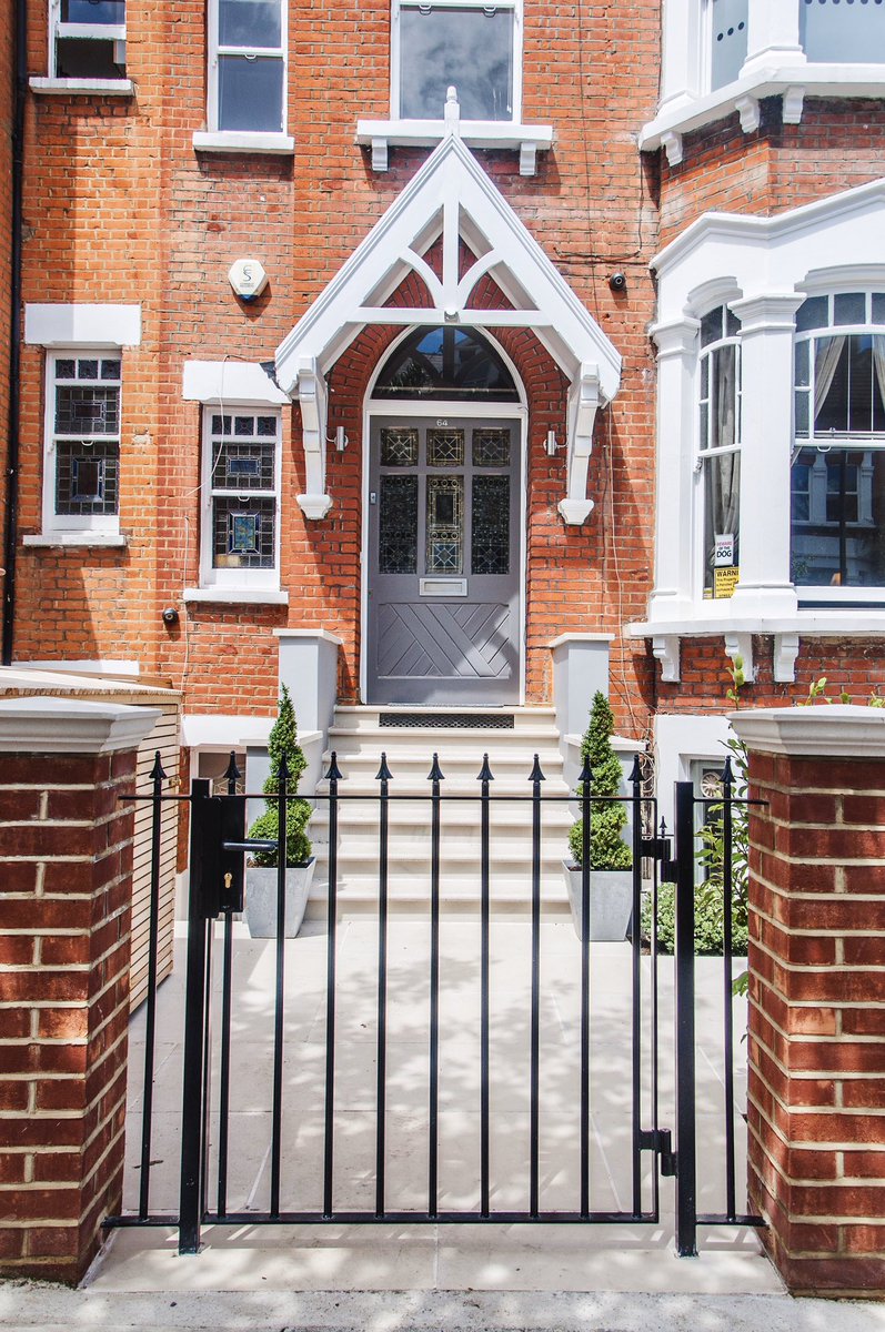 _LONDONSTONE's tweet photo. #FridayFeature

This scheme costs the same in February 2020 as it did in February 2018, as we've frozen our prices for the 2nd year.

This project comprises of Beige Sandstone Paving, Steps, &amp; Copings  [https://t.co/oOvoDNctPt] - all available off-the-shelf!

#ThisIsLondonStone https://t.co/qJywpNDR8Q
