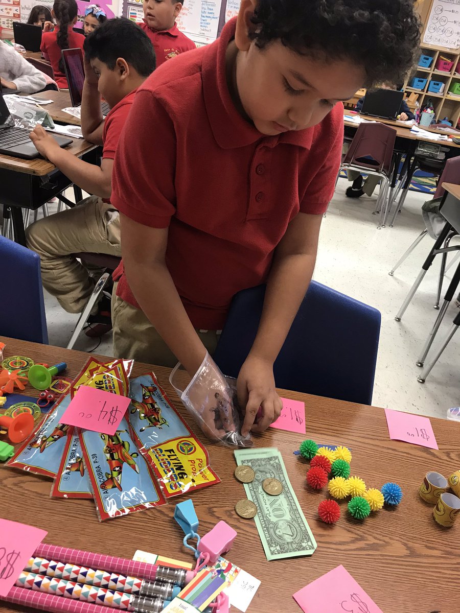 LJimenez93's tweet photo. Real world experiences .... they get to earn money throughout the entire 6 weeks and at the end they get to go shopping to the Jimenez Toy Store. #financialliteracy #2ndGrade https://t.co/ObY1BskRlQ