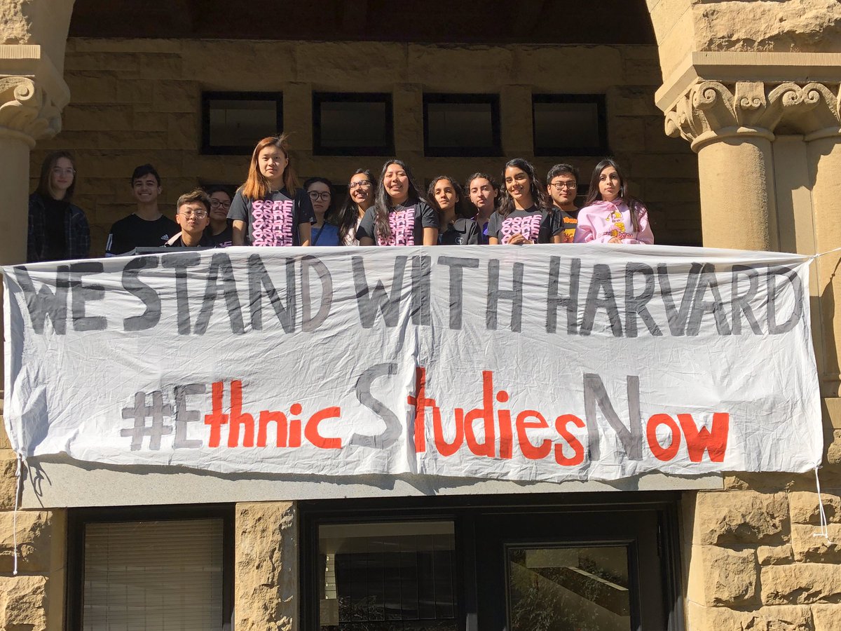 Stanford students stand in solidarity with Harvard students advocating for Ethnic Studies! @whosteachingus @HarvardESC #EthnicStudiesNow