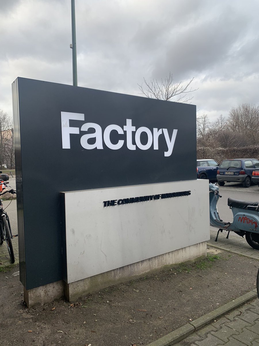 mcuranta's tweet photo. Avui ens hem llevat a les 04:30 per anar cap a Berlin. 4 reunions al matí (vídeo jocs, acció, festivals) una visita al hub que combina startups, formació i arts @FactoryBerlin , reunió amb la direcció de MEDIA al @EFM_Berlin i seguim de @berlinale .
Pas mal. #somimpuls #tenimson https://t.co/kWMzpLpd8S