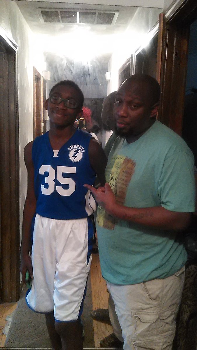 ChavisKarl's tweet photo. The Journey was hard and difficult, but it was rewarding. #mynamesake #talktohimnice #THATCHAVISBOY #thatsourboy https://t.co/eo8FcrXJ4h