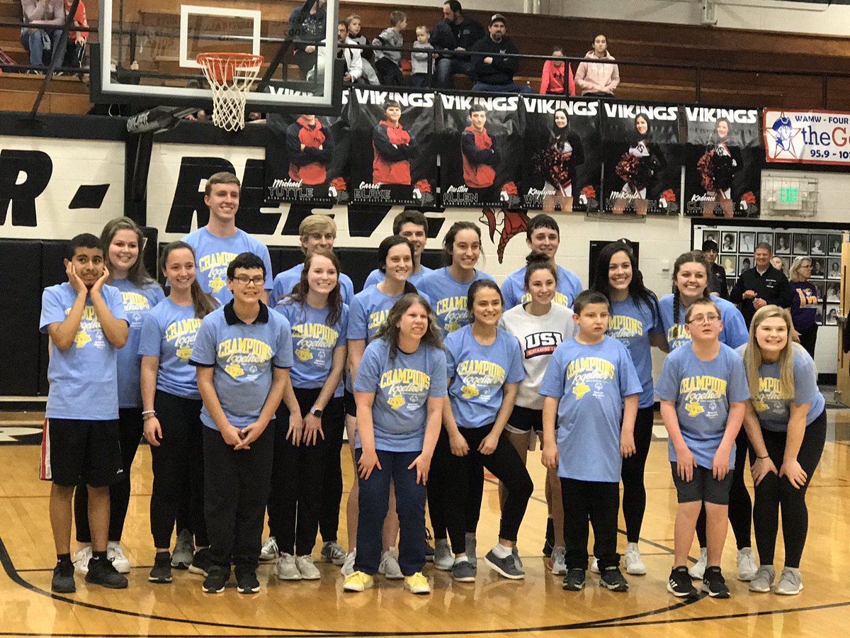 ChampsTogether's tweet photo. The #Inclusionrevolution storms the court at @BarrReeveSports @BR_Schools tonight @IHSAA1 @SOIndiana @SONorthAmerica #playunified https://t.co/iUBTDfYLGd