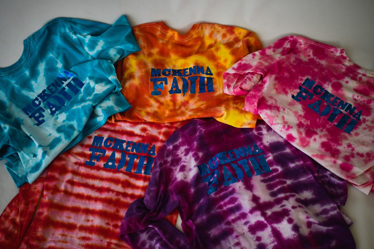 I HAVE GOOD NEWS! NOT ONLY IS IT FRIDAY BUT MY TIE DYE SHIRTS ARE LIVE AND AVAILABLE FOR PURCHASE ON MY WEBSITE. Here’s the link to support your girl! bit.ly/MFLimitedEditi…