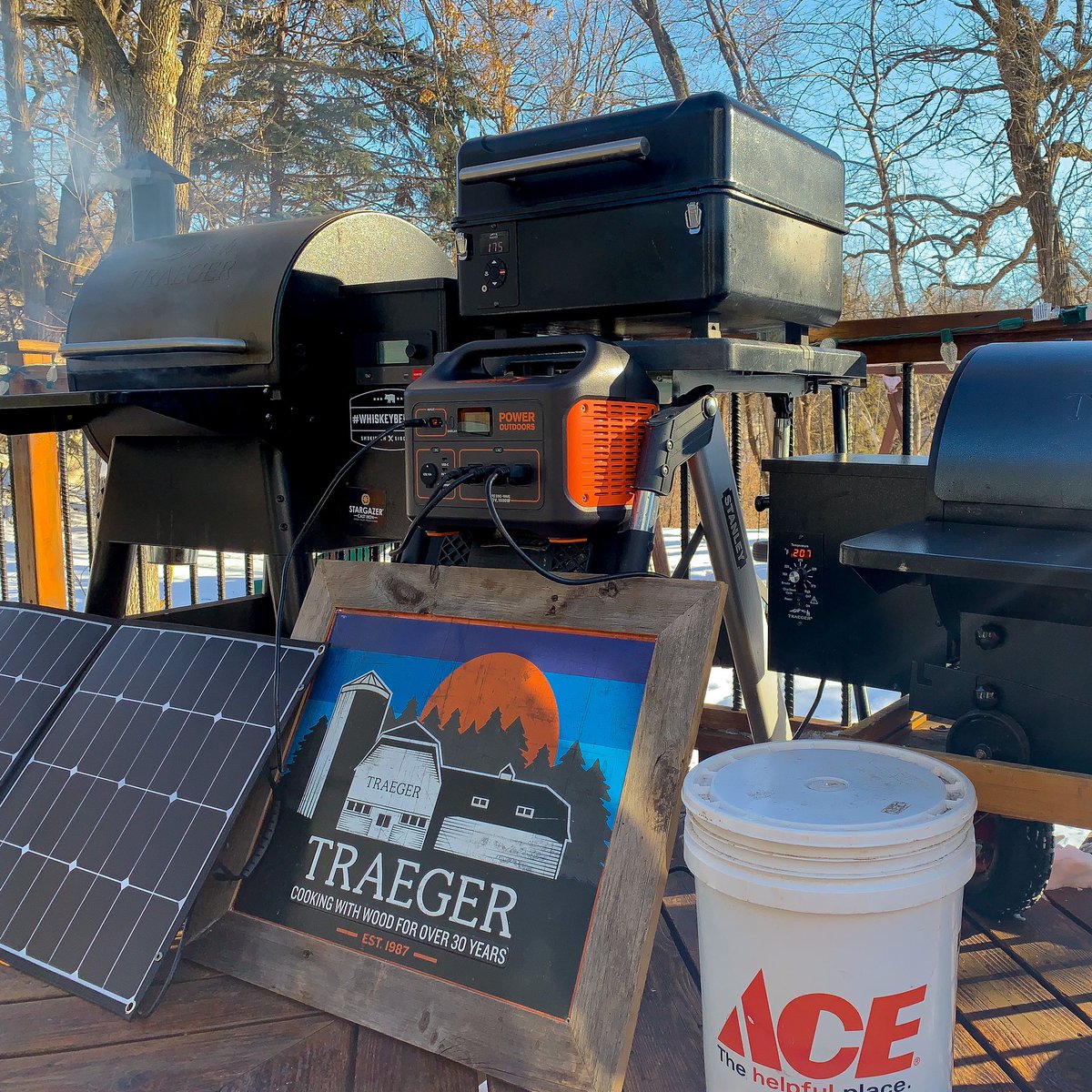 jackeryinc's tweet photo. With larger capacity, don't you think you can drink one more beer when BBQ? 🍺😍
Check more info at our official website: https://t.co/O8fnFsJ65S

 #Explorer1000 #bbq #camping https://t.co/yqw68xLMnf