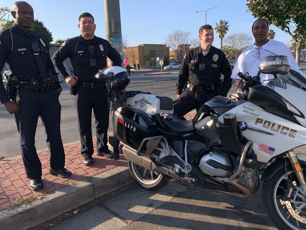 South Traffic Street Racing Team (SRT) cruising Crenshaw corridor monitoring cruisers and speaking to Local Business owners in the area