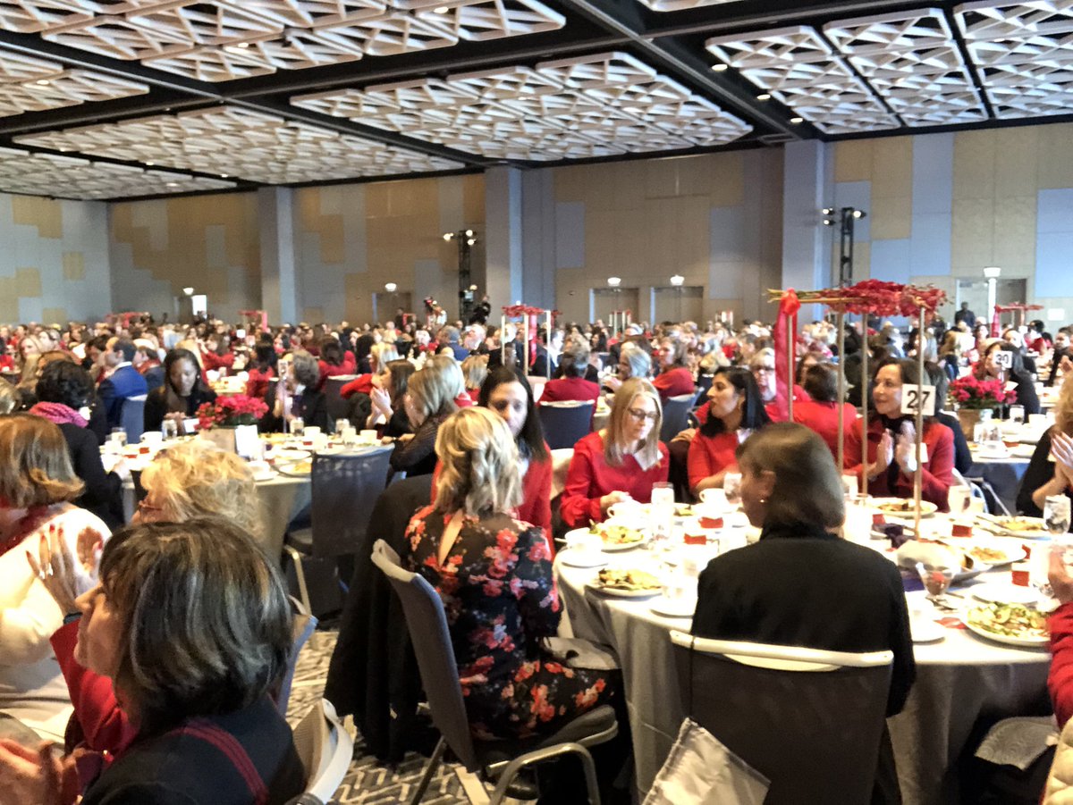 Go Red for Women Chicago lunch with these wonderful women! Raising awareness and research funds for women’s cardiovascular health! @advocatehealth @KBenderSchwich @GoRedForWomen @AdvocateKids @pedspophealth @AmiBhattMD @PushpaShivaram @DrJenniferCo_Vu @angira_patel