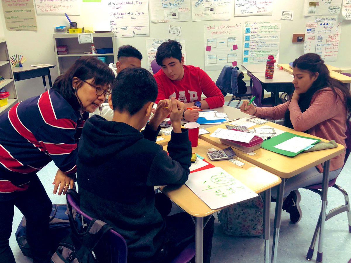 MrsLightner_IAS's tweet photo. 📓It may be Friday, but that doesn’t stop Individual Math students from working hard in math workshop. Students rotate stations following a schedule and self-assess their work with a checklist on the outside of their folder. 📁@FCPSLBSS @FCPS_ESOL @SecondaryESOL https://t.co/n8p6vNy23v