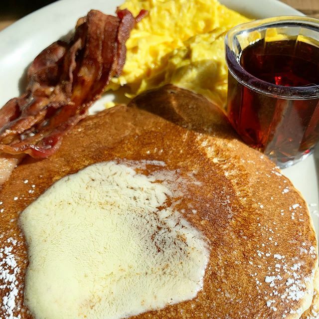 d_grubs's tweet photo. That morning breakfast light...
.
.
.
.  #liveauthentic #eater #buzzfeast #forkyeah #tastemade #eattheworld #foodiegram #instayum #foodography #heresmyfood #dailyfoodfeed #foodblogger #f52gram #bhgfood #eatwell #foodoftheday #truecooks #thekitchn #foodfo… https://t.co/HNcuV8WhFA https://t.co/r01bDMENBe