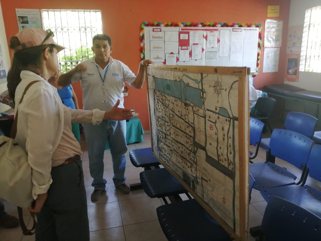 La introducción del agua potable en la isla Espíritu Santo va viento en popa, por ellos me reuní con nuestros amigos de FUNDAMUNI, personal de ANDA, y el Embajador de El Salvador en Bruselas, para gestionar los fondos necesarios para este valioso proyecto. #GobiernoParaTodos