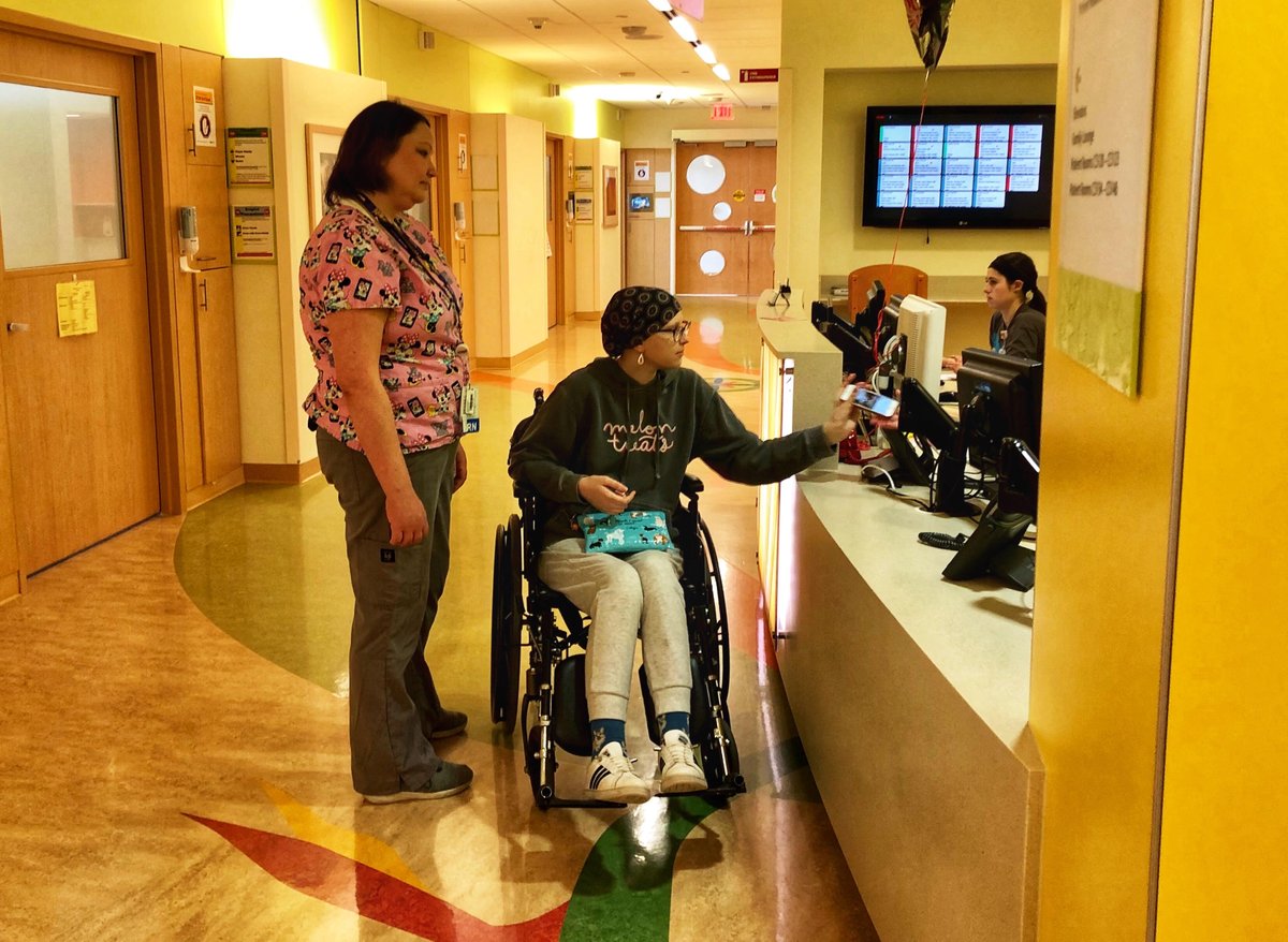 mhfvpediatrics's tweet photo. Nothing comes between our oncology nurse Erika Rucks and the young #cancer patients under her care – not even her own incurable stage IV #breastcancer. 

Watch her story of selfless giving at 10 p.m. on Sunday on @Kare11. 📺

@boydhuppert | #Land10KStories https://t.co/NBrmsUGGnF