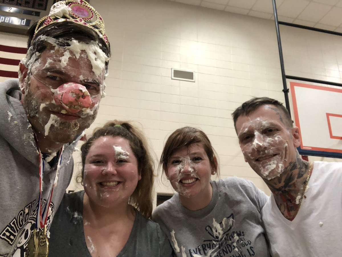 HP_Pandas's tweet photo. Great job student council and @PTOHighlandPark students! You raised over $1K for Australia’s wildlife! @MCCSC_EDU @HT_InSchool https://t.co/zctRoA9MuK