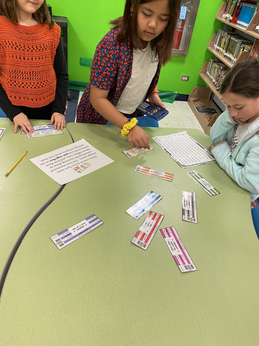 LincWildcats's tweet photo. 4th graders working hard on a figurative language break out! https://t.co/5sZT3bx7PP