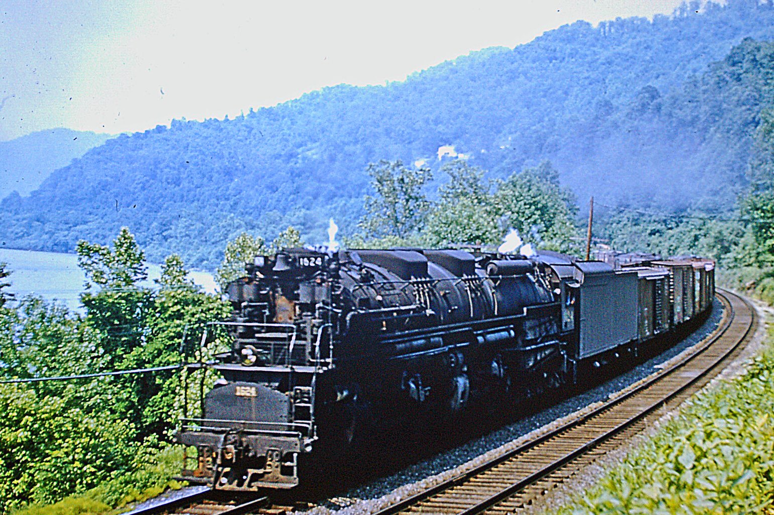 American Rails Com Chesapeake Amp Ohio 2 6 6 6 Allegheny 1624 Steams Westbound Near The Interchange With The Virginian Railway At Deep Water West Virginia On June 6 1956 The Kanawha River Can Be