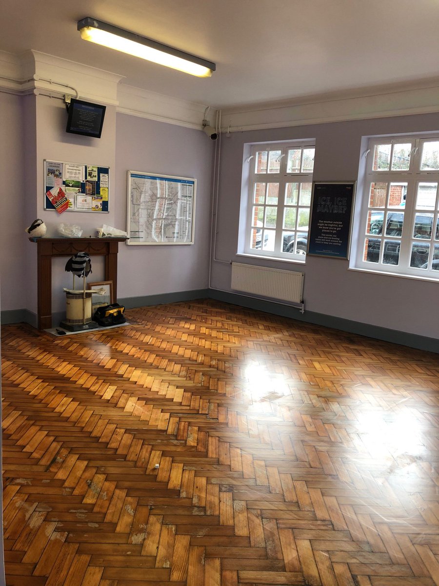 dan_athol's tweet photo. Bexleyheath waiting room looking good 👍 #Barnehurst Blockade https://t.co/qpOoA1Z1g6