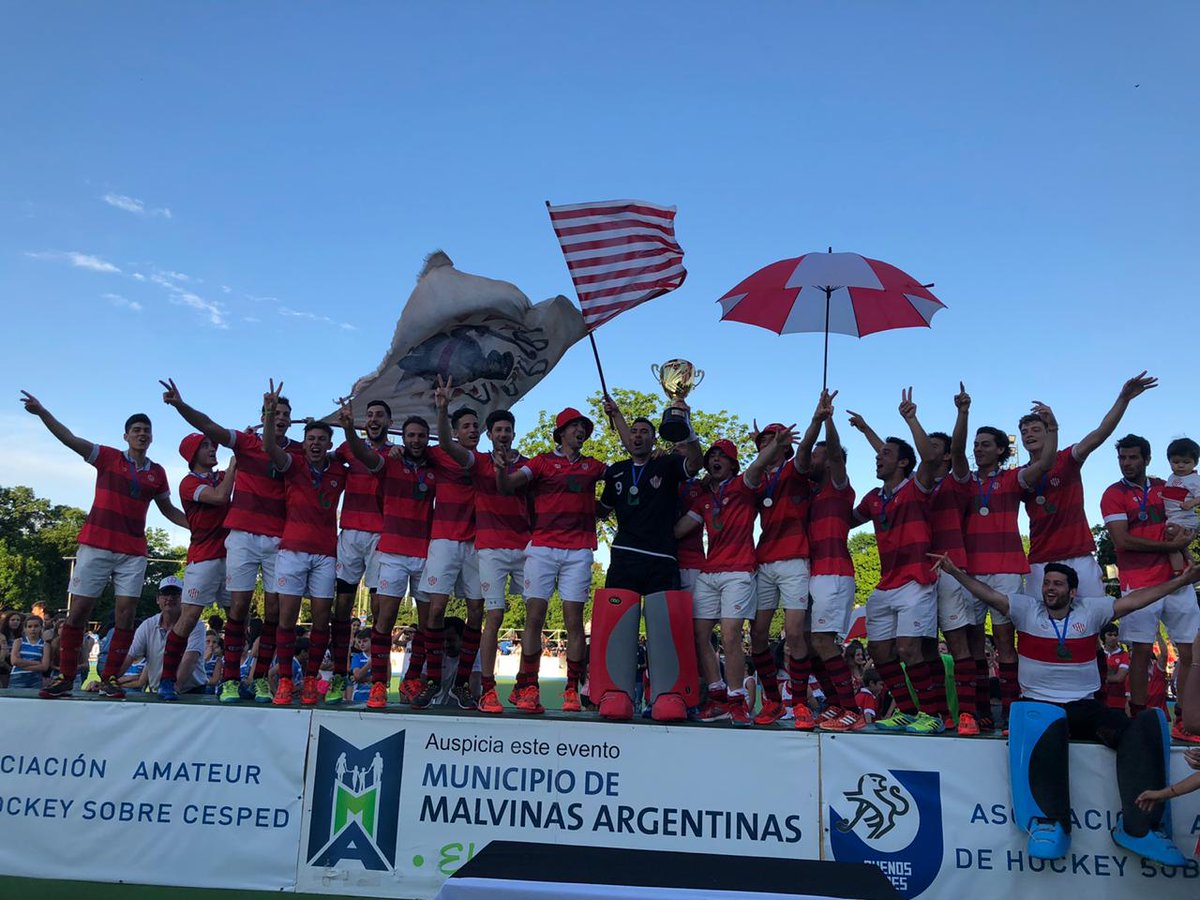 <a href="/LigaNacional/">La Liga</a> <a href="/LFBArgentina/">La Liga Femenina</a> <a href="/LigaARGbasquet/">La Liga Argentina</a> <a href="/LScola4/">Luis Scola</a> <a href="/MeliGretter11/">Melisa Gretter</a> <a href="/altamirano45/">Carlos Altamirano</a> <a href="/FEBAMBAok/">FEBAMBA</a> <a href="/ssergioh/">Sergio Hernandez</a> @negrococha <a href="/MatiTraversa/">Mati Traversa</a> <a href="/CAHandballARG/">CAH - Handball Argentina</a> <a href="/CAHandball/">Sel. Argentina Handball 🇦🇷</a> <a href="/femebal/">Fe.Me.Bal.</a> <a href="/chinosimonet/">Diego Simonet</a> <a href="/ViCrivelli/">Victoria Crivelli</a> <a href="/fedepizarro03/">Fede Pizarro</a> <a href="/Dadygallardo/">Dady Gallardo</a> <a href="/MaleCavo/">Malena 🍊</a> <a href="/KamikazesBH/">🇦🇷 KAMIKAZES🇦🇷</a> <a href="/fedevieyra/">Federico Vieyra</a> Por estos siete años de rugidos de leonas y leones en todo el mundo, pero también en cada club del país... #FelizCumpleDEPORTV🎂