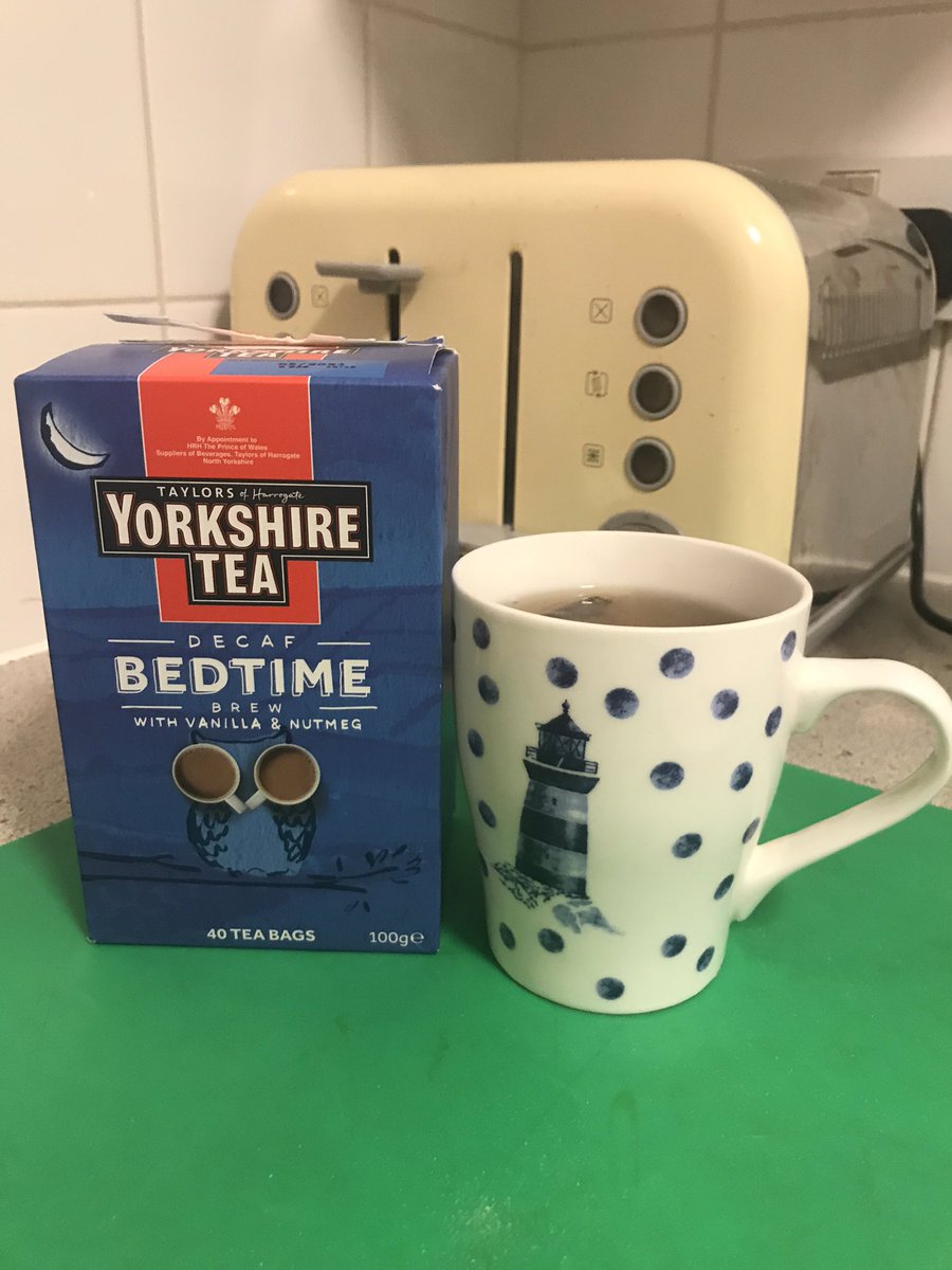whatkatidoes's tweet photo. Ooooh @YorkshireTea you clever sausages! Youโve done it again! ๐ I love your Malty Biscuit Brew ๐ช And now this? Magnificent work! #bedtimebrew ๐ฅฑ๐ด๐ค https://t.co/qcnxuTLeI9