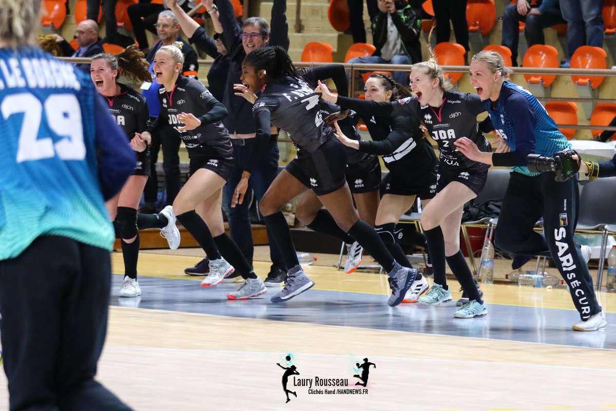 Clichés Hand tweet media