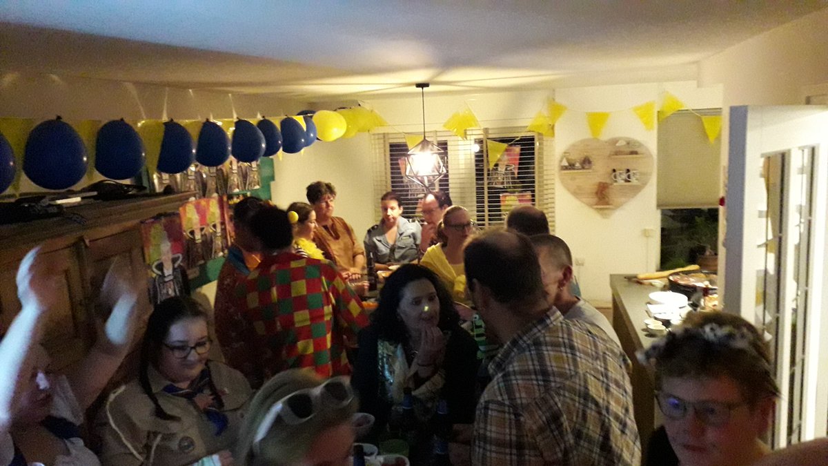 <a href="/CVOLUM/">CVOLUM</a> trapt traditiegetrouw #Carnaval2020 af <a href="/keiebijters/">Keiebijters</a> stad #Helmond met de opwarmavond bij onze voorzitter #fijnfisjenie