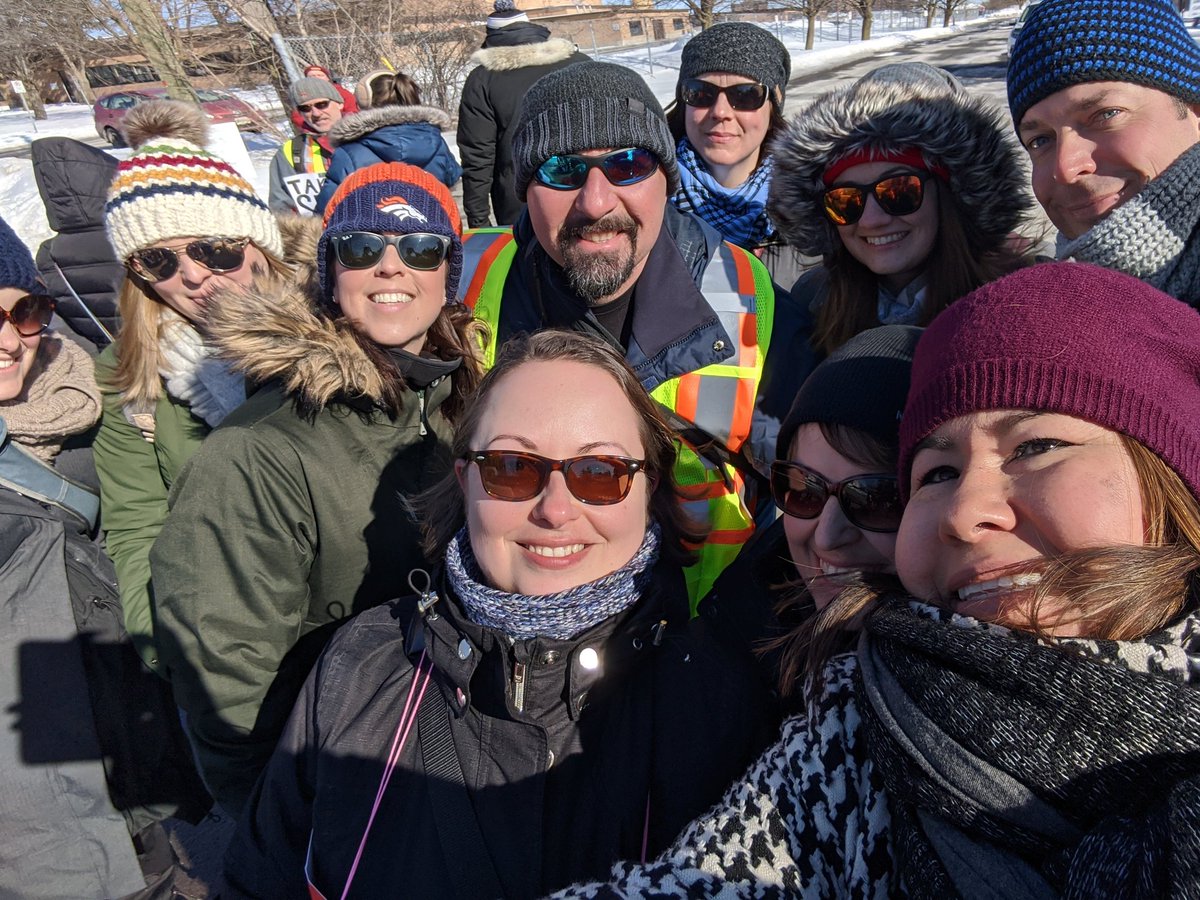 tanya_ottgrl's tweet photo. Comradery and #solidarity among these #sawmillcreekes educators and educators everywhere because we believe #cutshurtkids #ontedstrike #ETFOstrike day 6 in Ottawa #ETFOstrong #ocetf @OCETFO https://t.co/Wj0GyZacQX