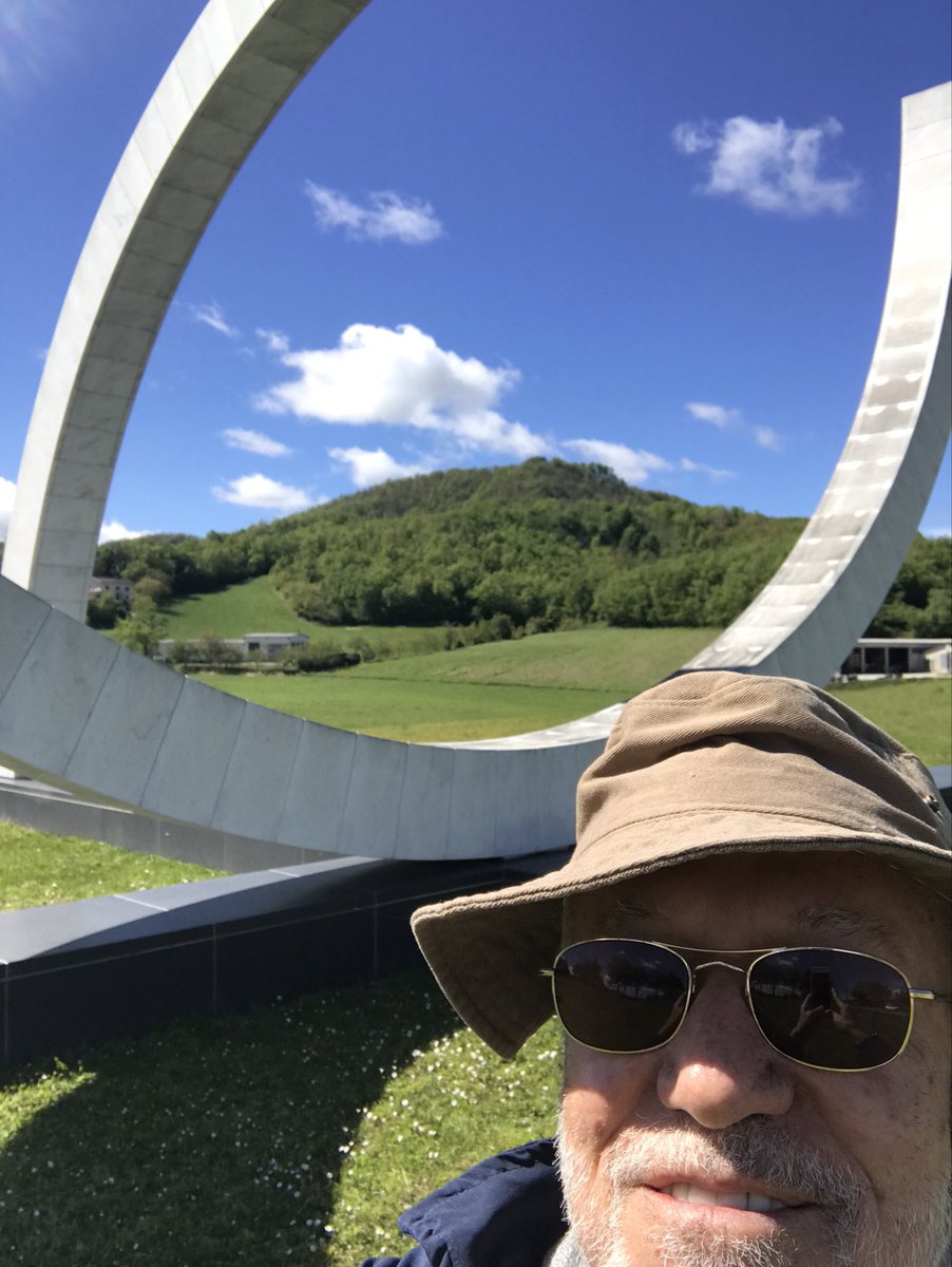 alexandregarcia's tweet image. “Os alemães pensaram: ou são os melhores soldados do mundo ou são um bando de malucos” - soldado Juventino. Em 22 de fevereiro, há 75 anos, os melhores e malucos, tomaram o Monte Castelo da mais preparada máquina de guerra da Europa. O monumento aos brasileiros e o monte: