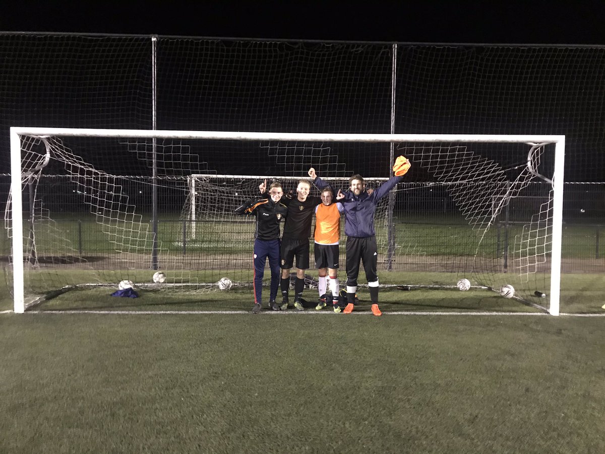 Morgen als de weergoden het toelaten een klein uur uit tegen <a href="/vvidskenhuizen/">VVI</a> 💪🏻💪🏻⚽️⚽️